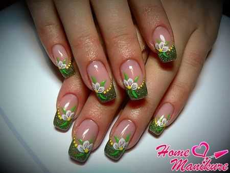 Красивый маникюр френч с рисунком