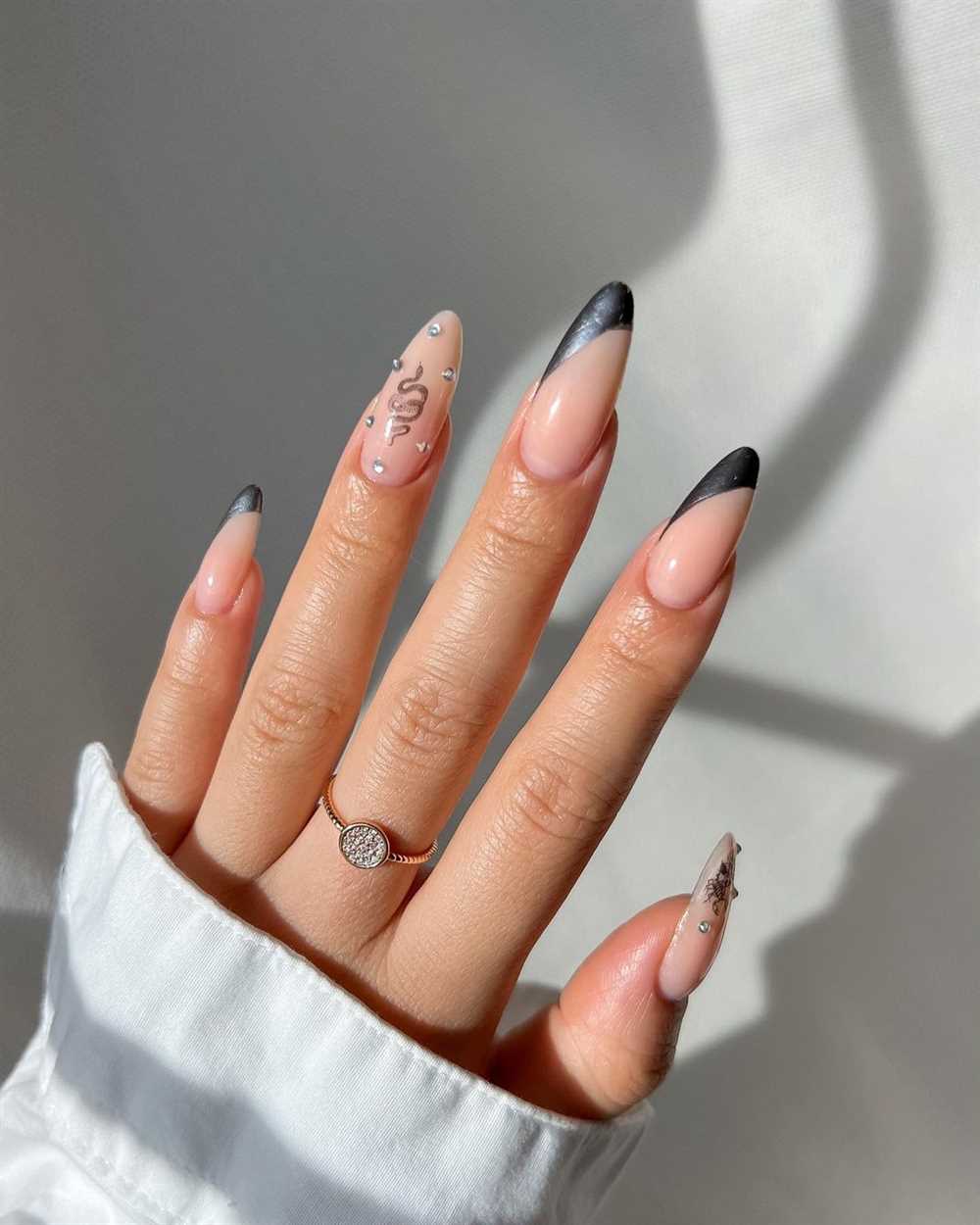 1. Френч с цветным акцентом