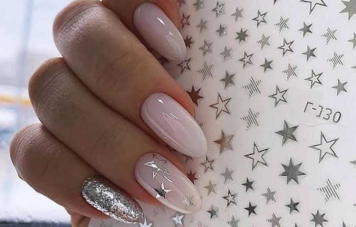 Зимний маникюр снежные хлопья