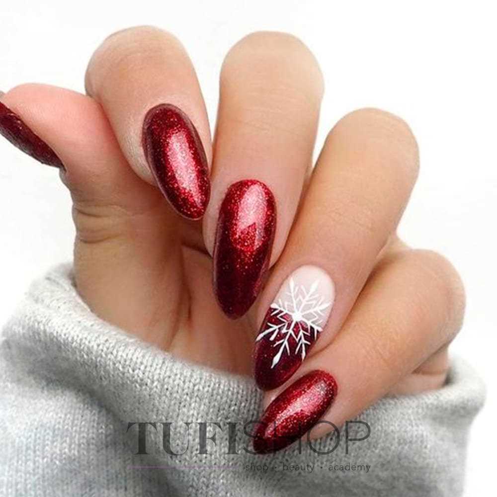 Сочетание красного маникюра с другими оттенками