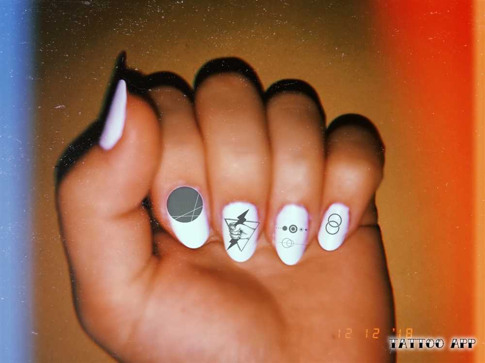 Маникюр для подростков в стиле гранж