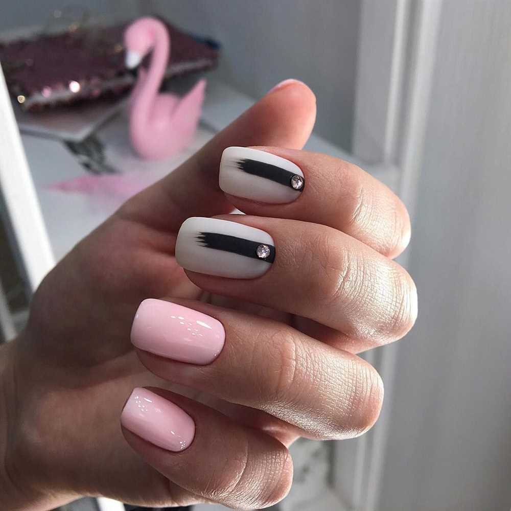 Преимущества использования наклеек и стикеров для дизайна ногтей для начинающих: