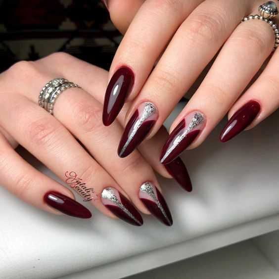 Бордовый маникюр: выбор звезд и модных икон
