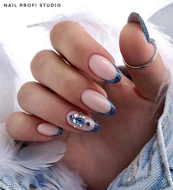 Французский маникюр с акцентом