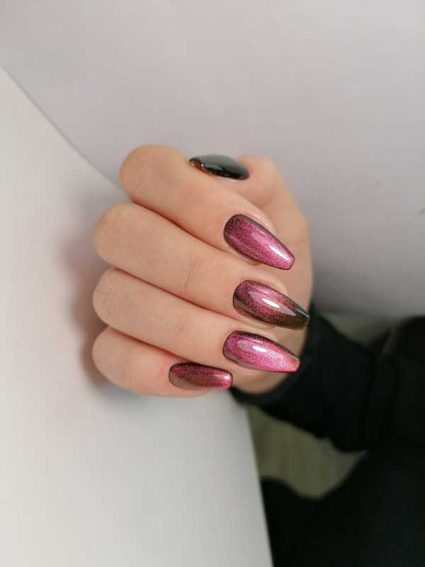 Дизайн маникюра кошачий глаз светло розовый