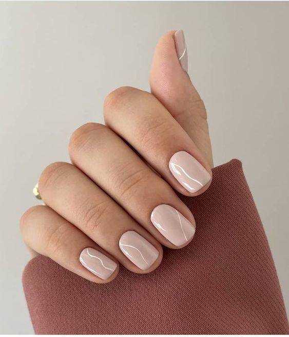 Нежный маникюр на короткие ногти: идеальный выбор для элегантности и женственности