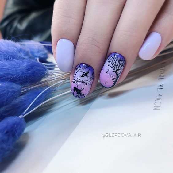 Яркий маникюр омбре с негативным пространством