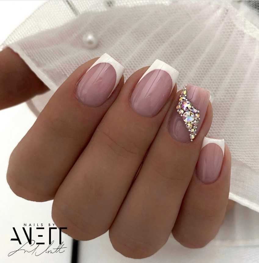 Советы по уходу за маникюром с камушками