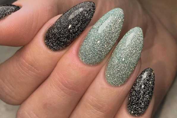 От банального к эффектному: светоотражающий маникюр