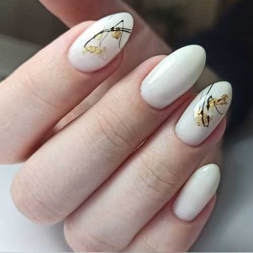 Уход за ногтями после молочного маникюра с фольгой