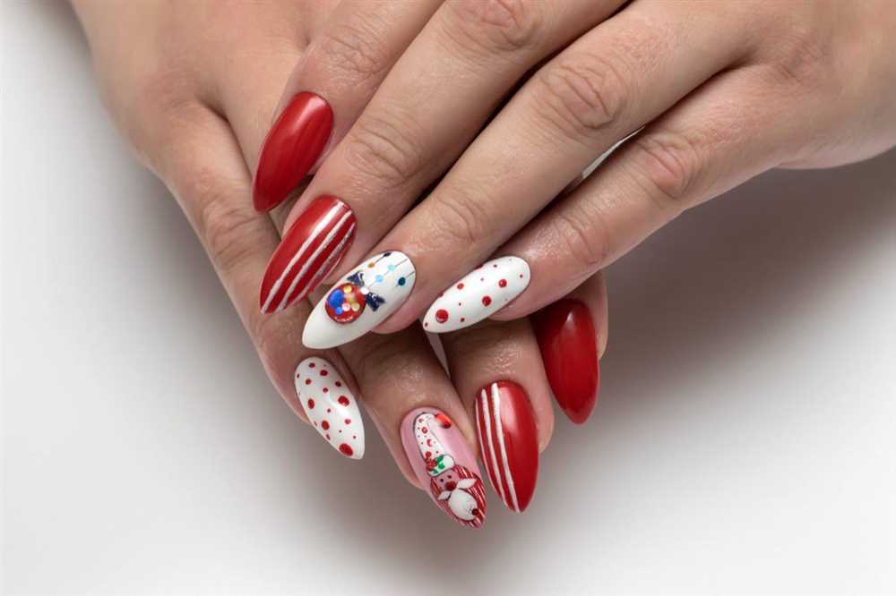 Фото маникюра с новогодними узорами в нежных цветах