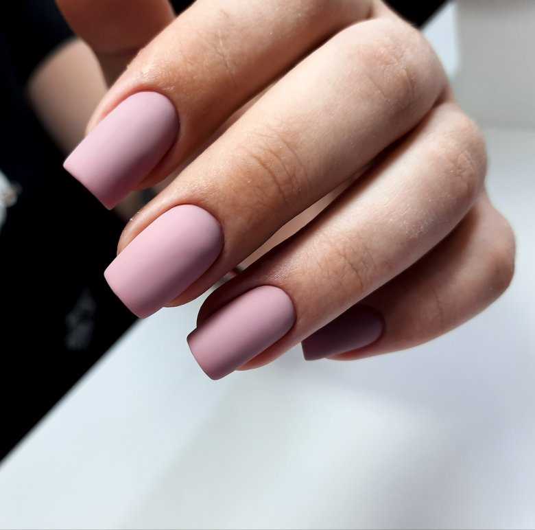 Оригинальные идеи однотонного маникюра для коротких ногтей