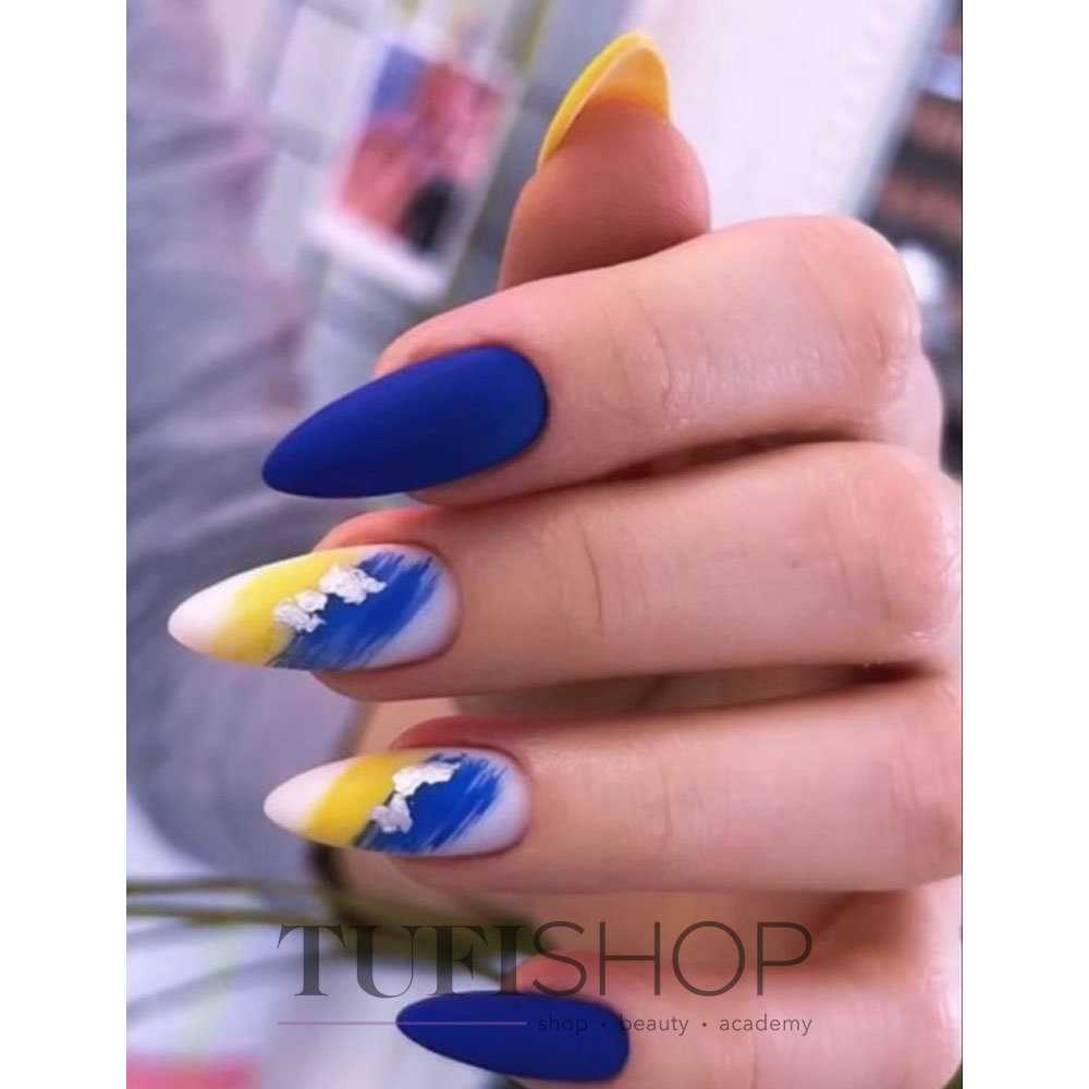 Уникальные варианты украинского патриотического маникюра