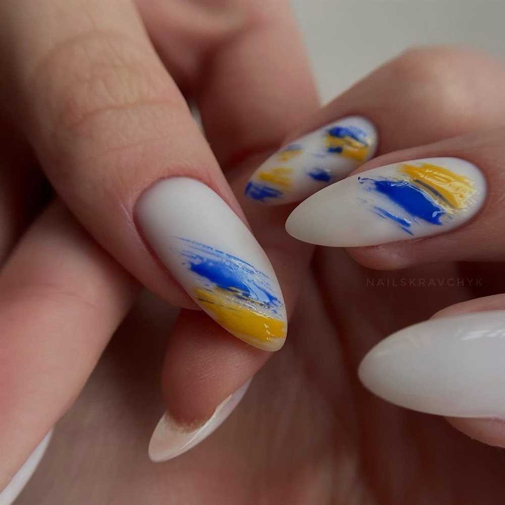 Элегантный украинский маникюр: простые идеи с символикой