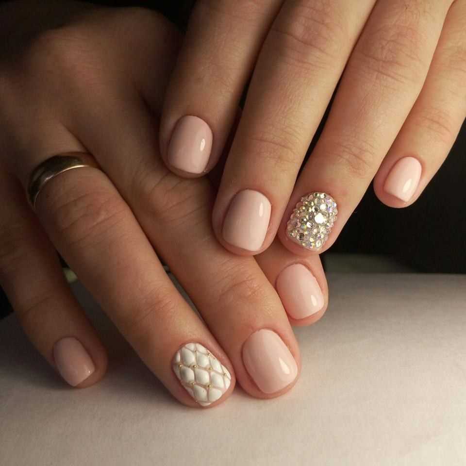 Обалденный маникюр на короткие ногти: с чего начать