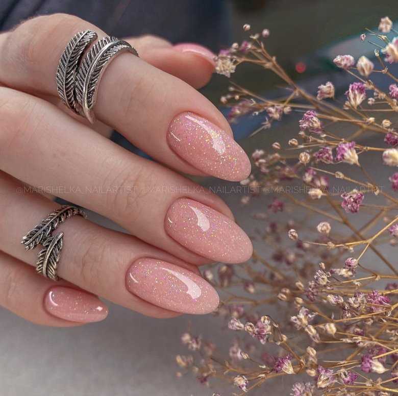 Выбор блесток для маникюра