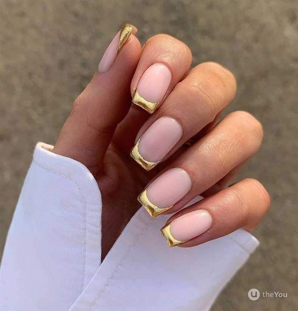 1. Удаление старого лака и обработка ногтей