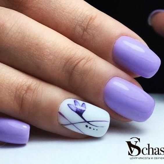 Сиреневый маникюр с дизайном