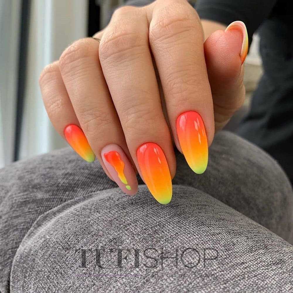 С использованием глиттера