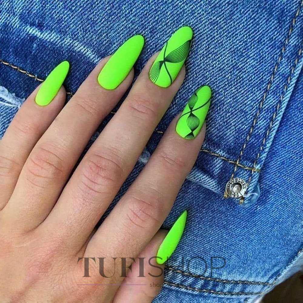 Нанесение салатового лака