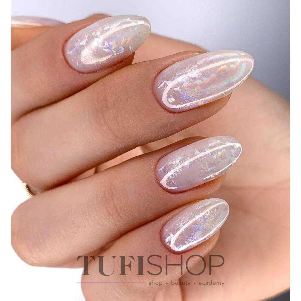 Как продлить стойкость жемчужного перламутрового маникюра